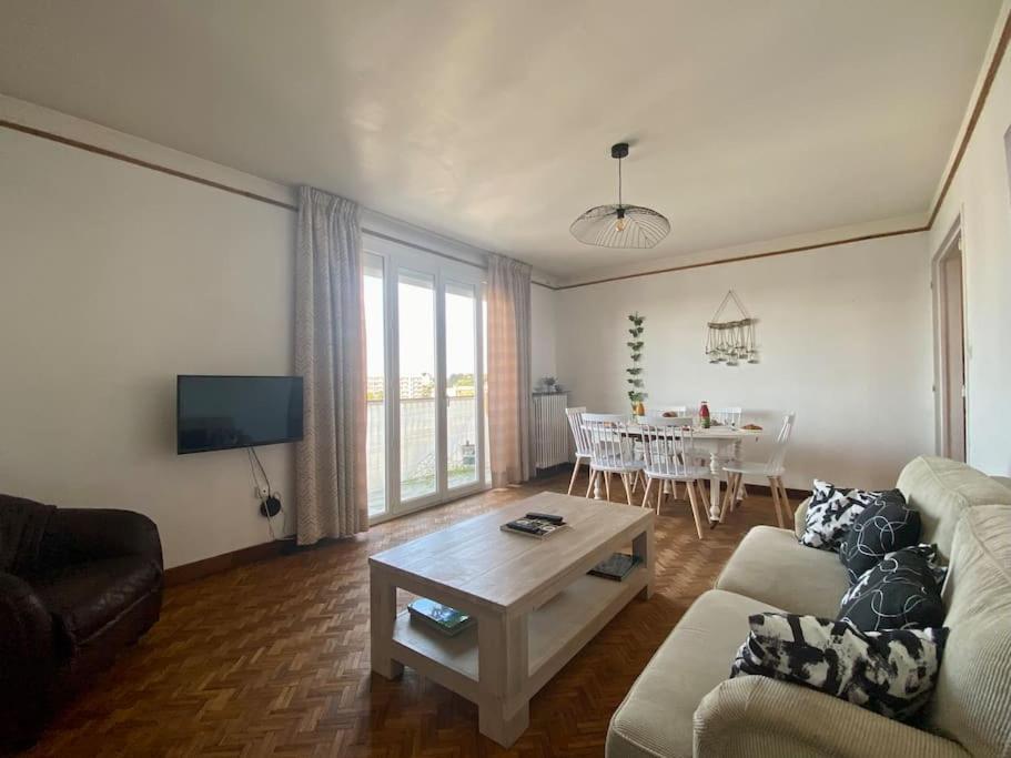 Le Buffel - Appartement 4 Chambres, Parking, Wi-Fi, Tram - 8Pers Montpellier Bagian luar foto
